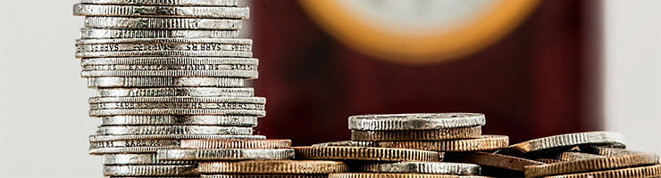 Advantages and Disadvantages of Working in a Bank